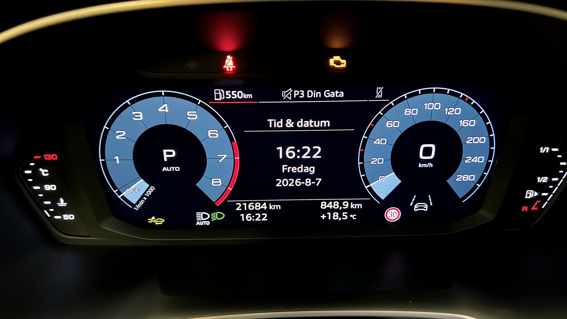 Audi Q3 XWB01Z
