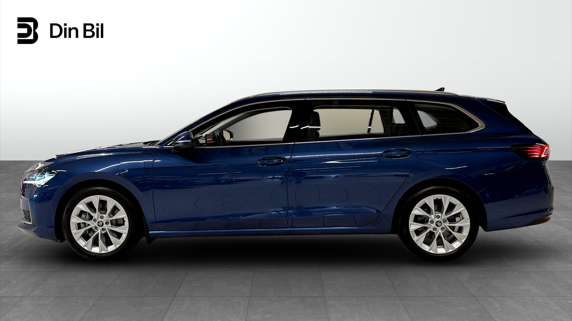 Skoda Superb XXG96L