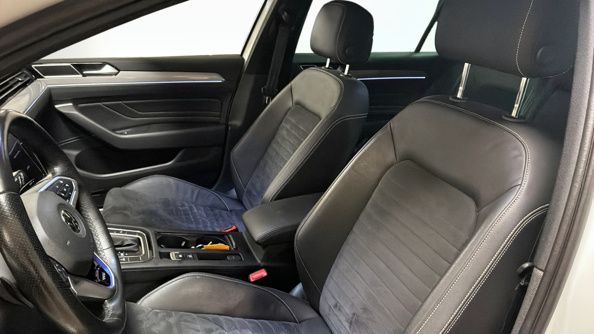 Volkswagen Passat XYW39Z