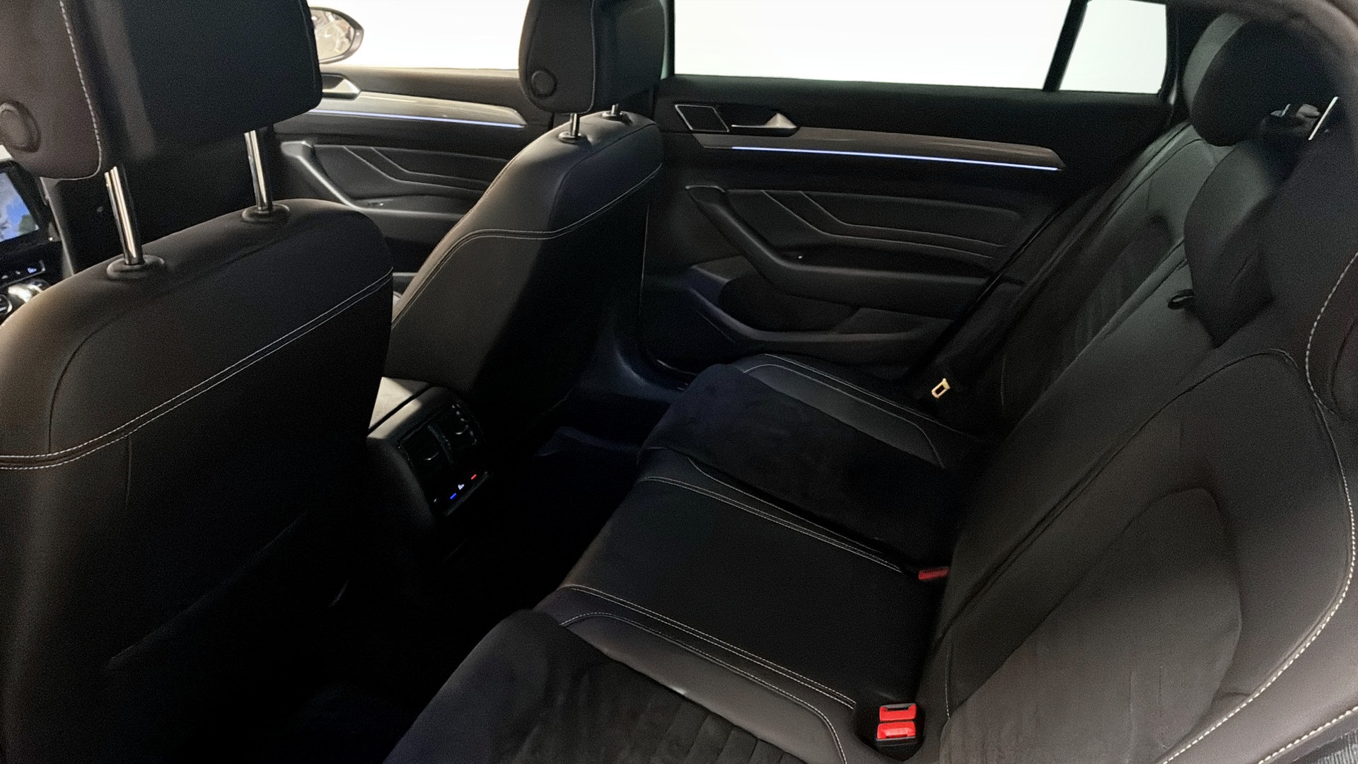 Volkswagen Passat XYW39Z