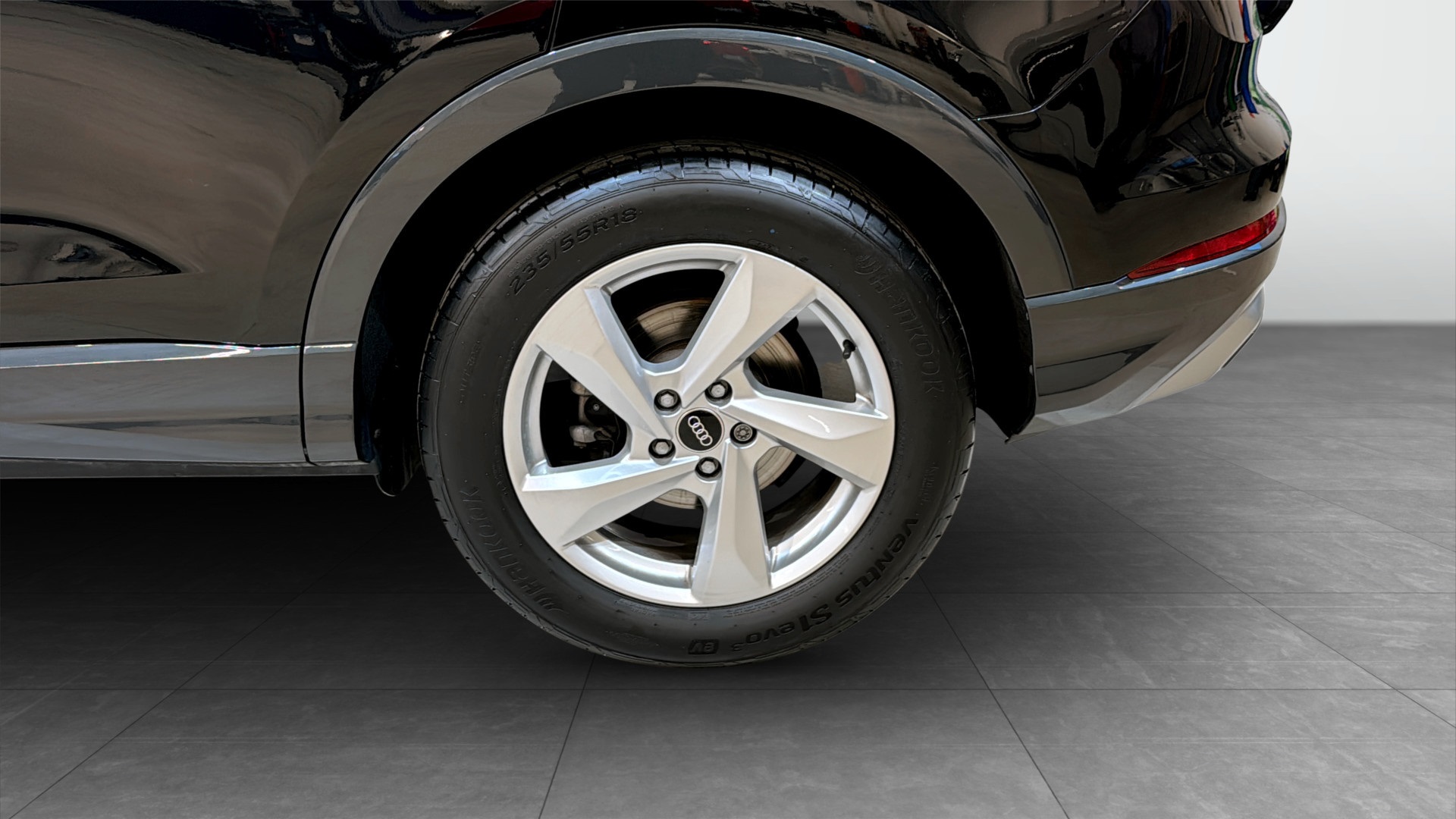 Audi Q3 XZM96D