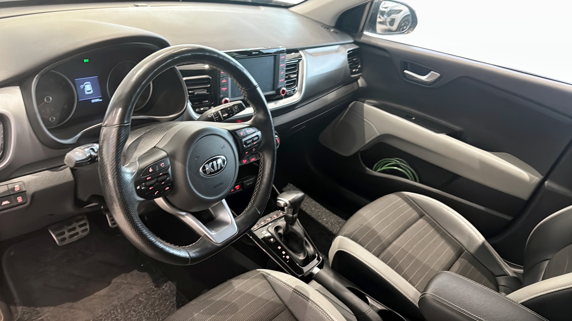 Kia Stonic XZW249