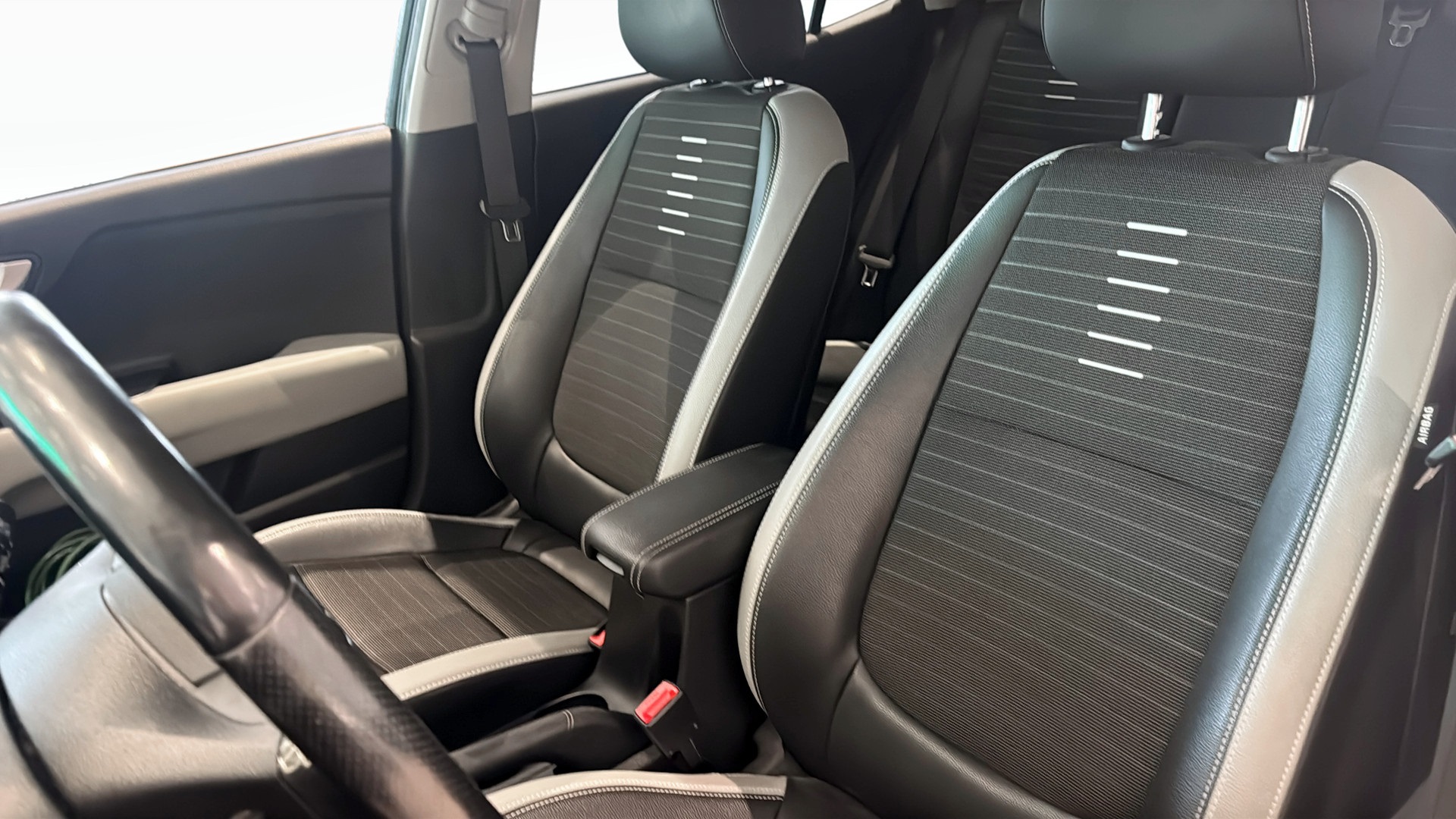 Kia Stonic XZW249