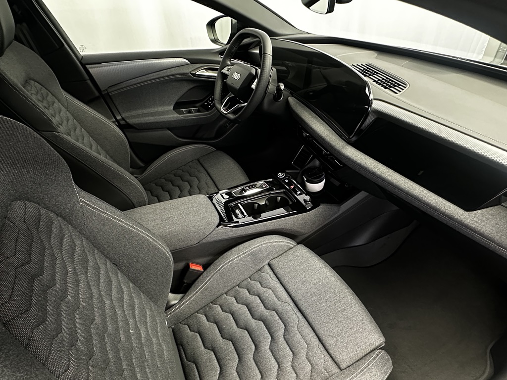 Audi A6 Avant e-tron YAB33D