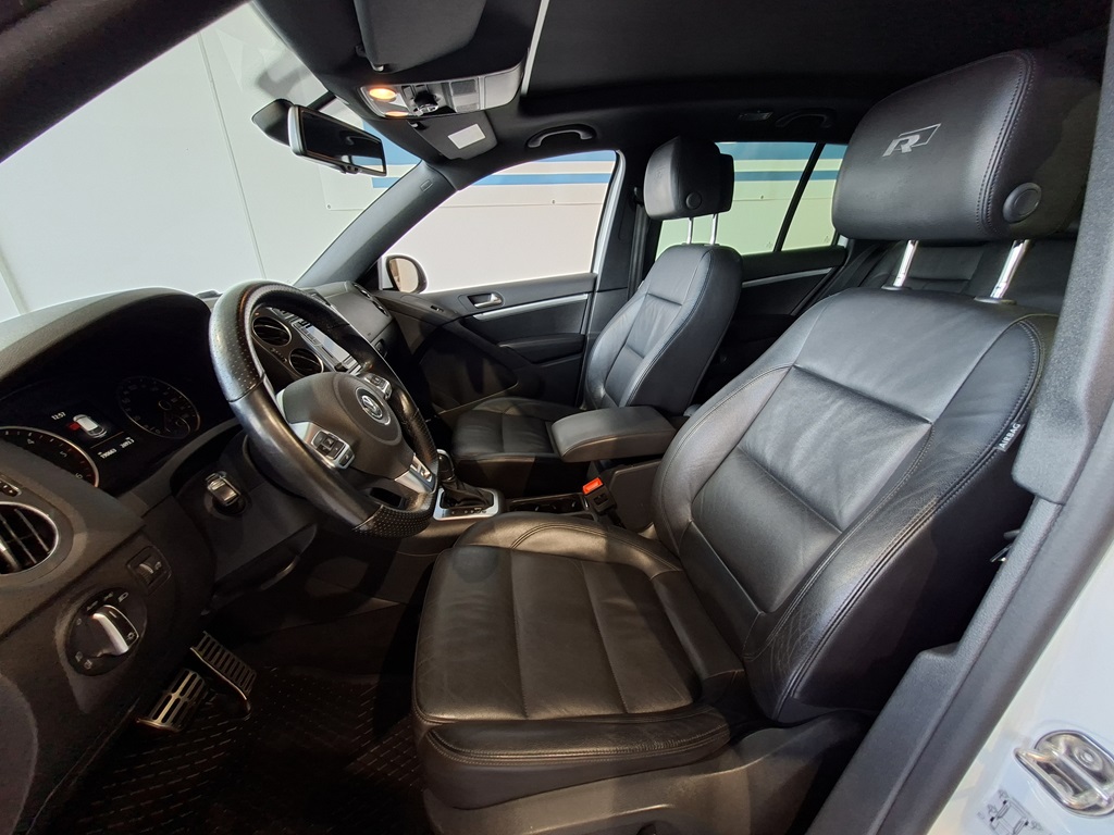 Volkswagen Tiguan YAF919