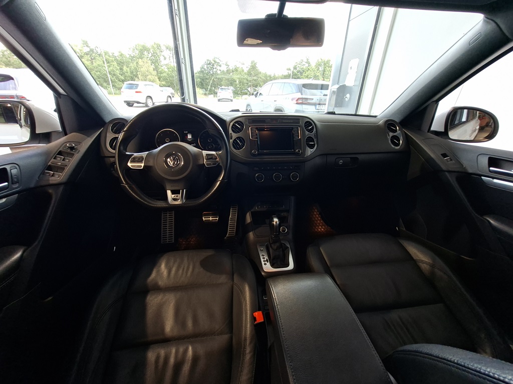 Volkswagen Tiguan YAF919