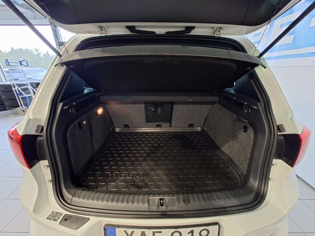 Volkswagen Tiguan YAF919