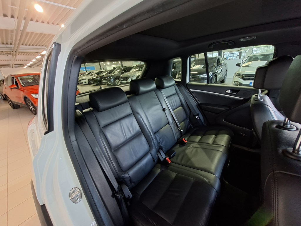 Volkswagen Tiguan YAF919