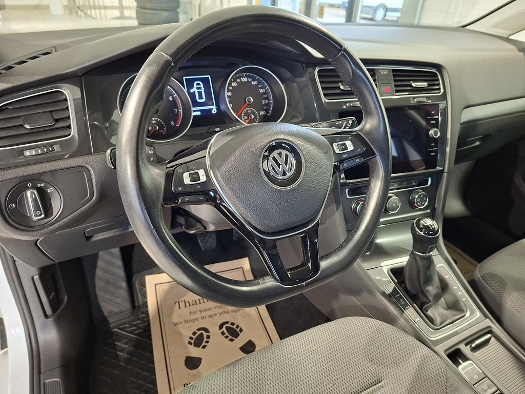 Volkswagen Golf YAU19A