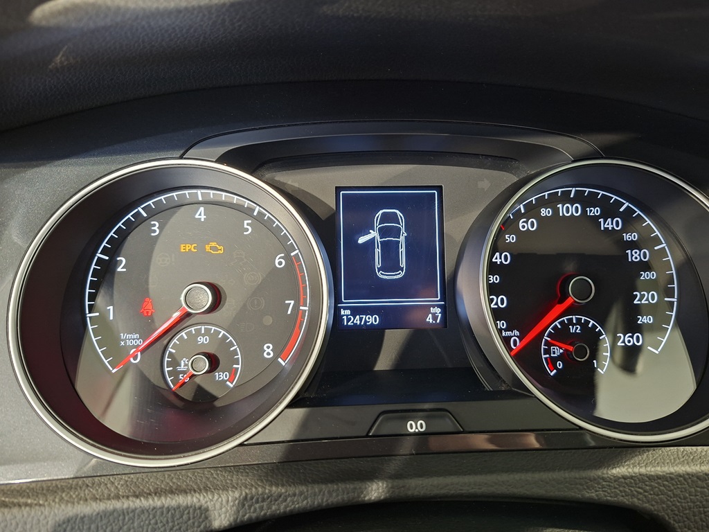 Volkswagen Golf YAU19A