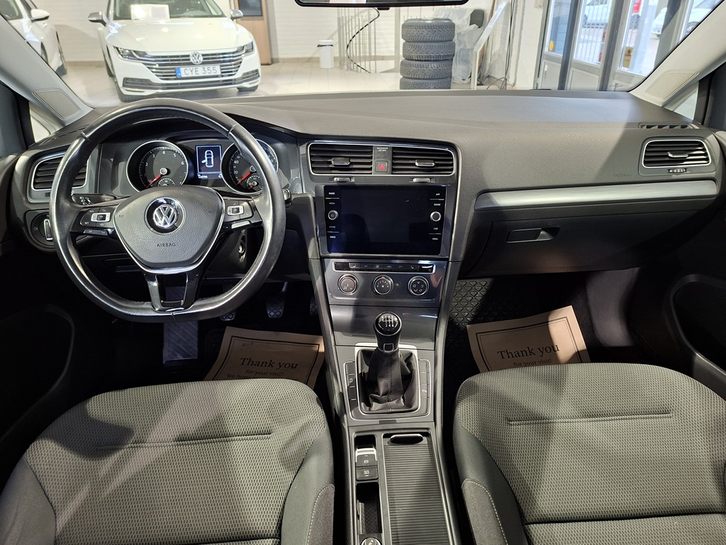 Volkswagen Golf YAU19A