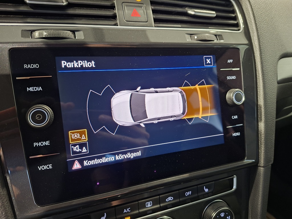 Volkswagen Golf YAU19A