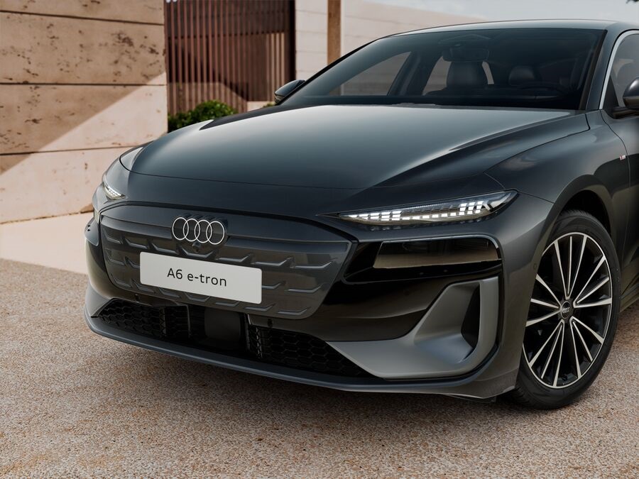 Audi A6 Avant e-tron YAY05U