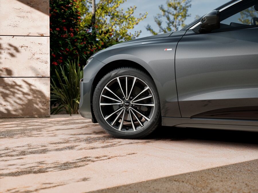 Audi A6 Avant e-tron YAY05U