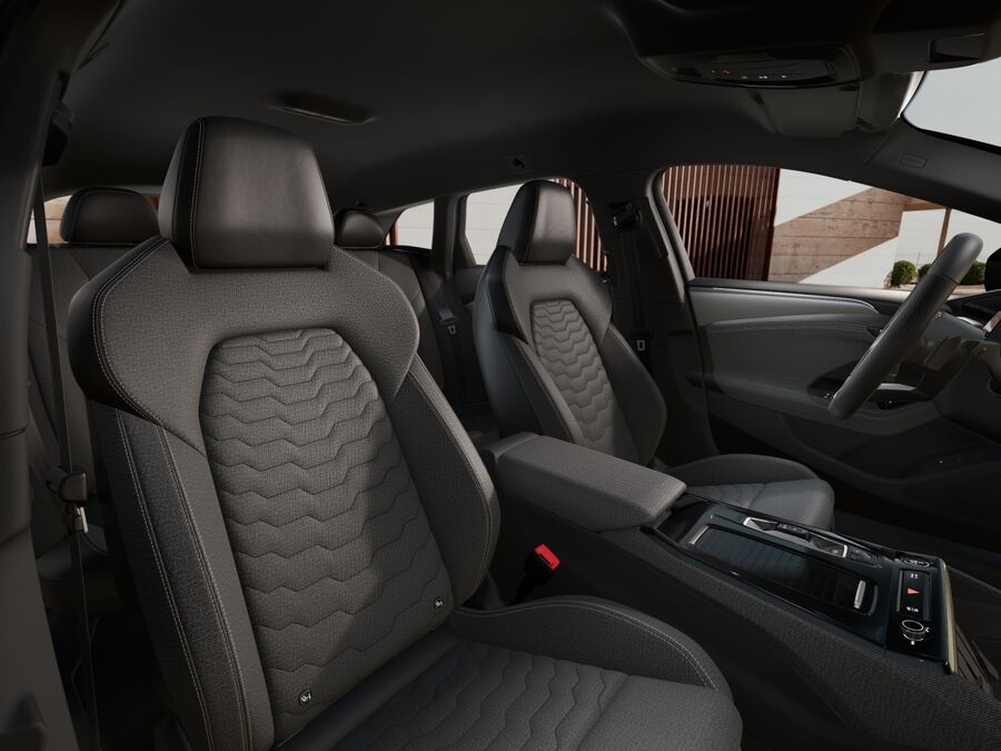 Audi A6 Avant e-tron YAY05U