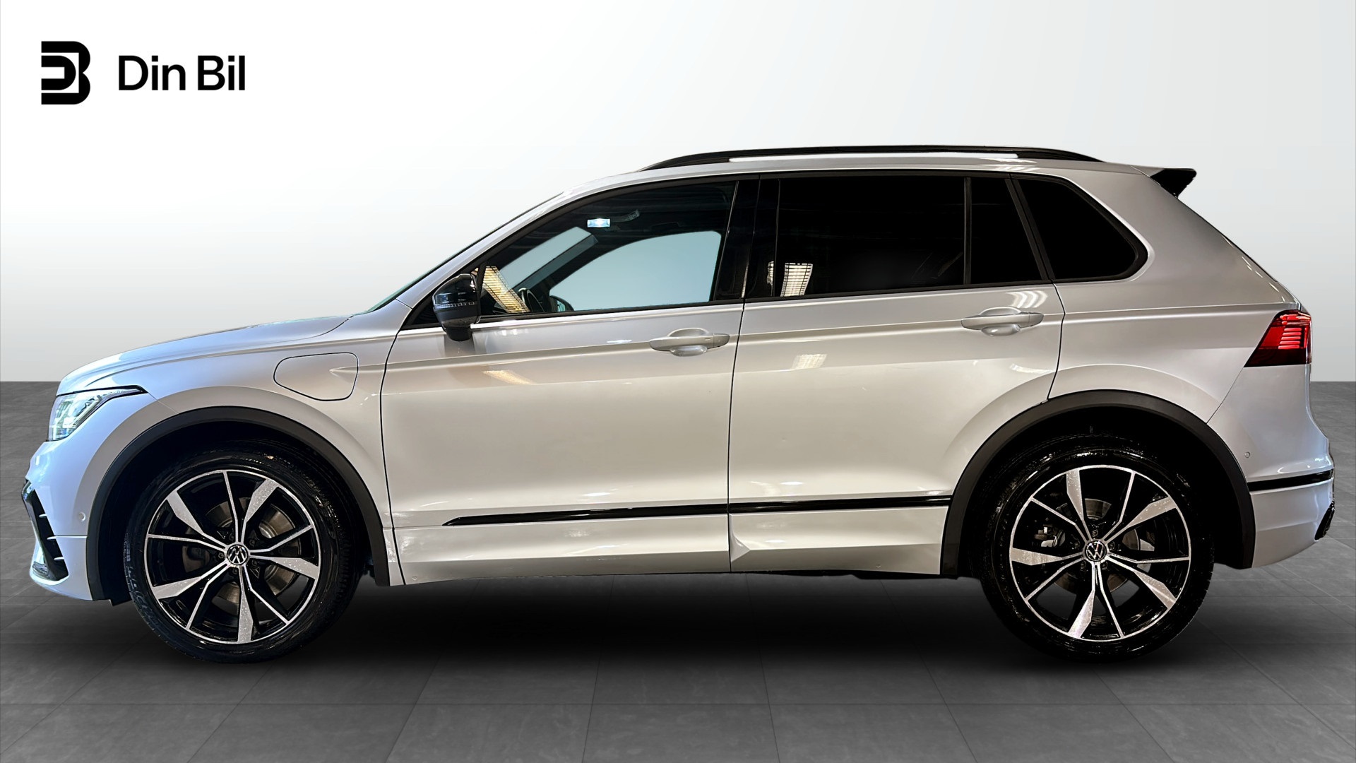 Volkswagen Tiguan YBD41A