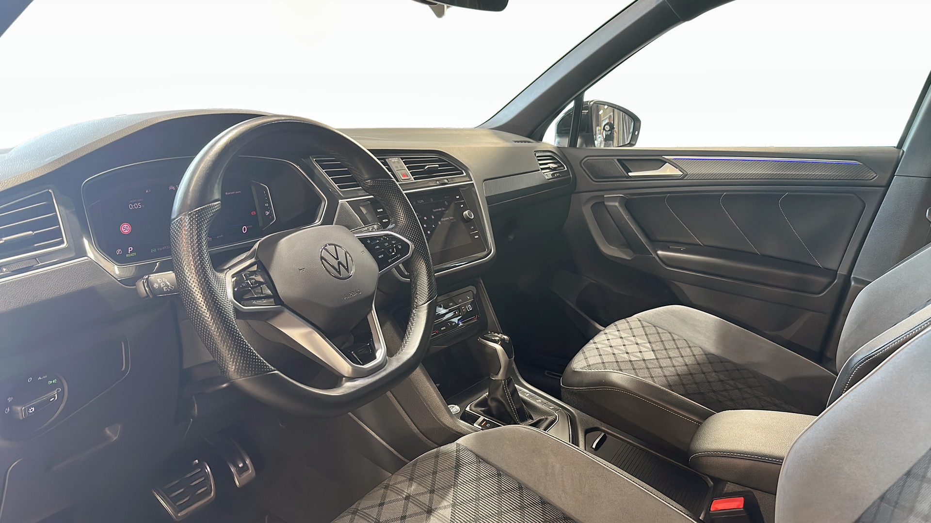 Volkswagen Tiguan YBD41A