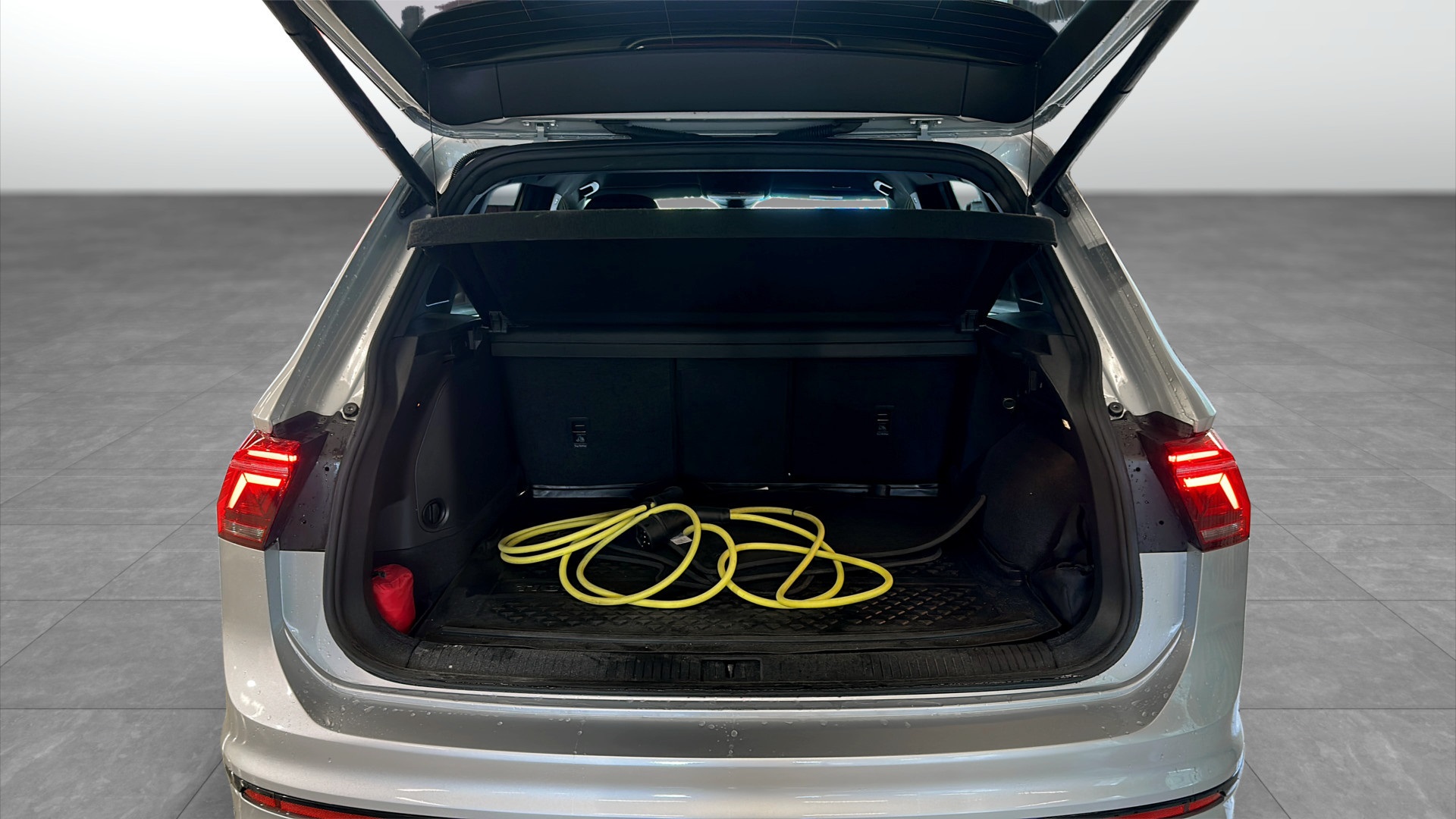 Volkswagen Tiguan YBD41A