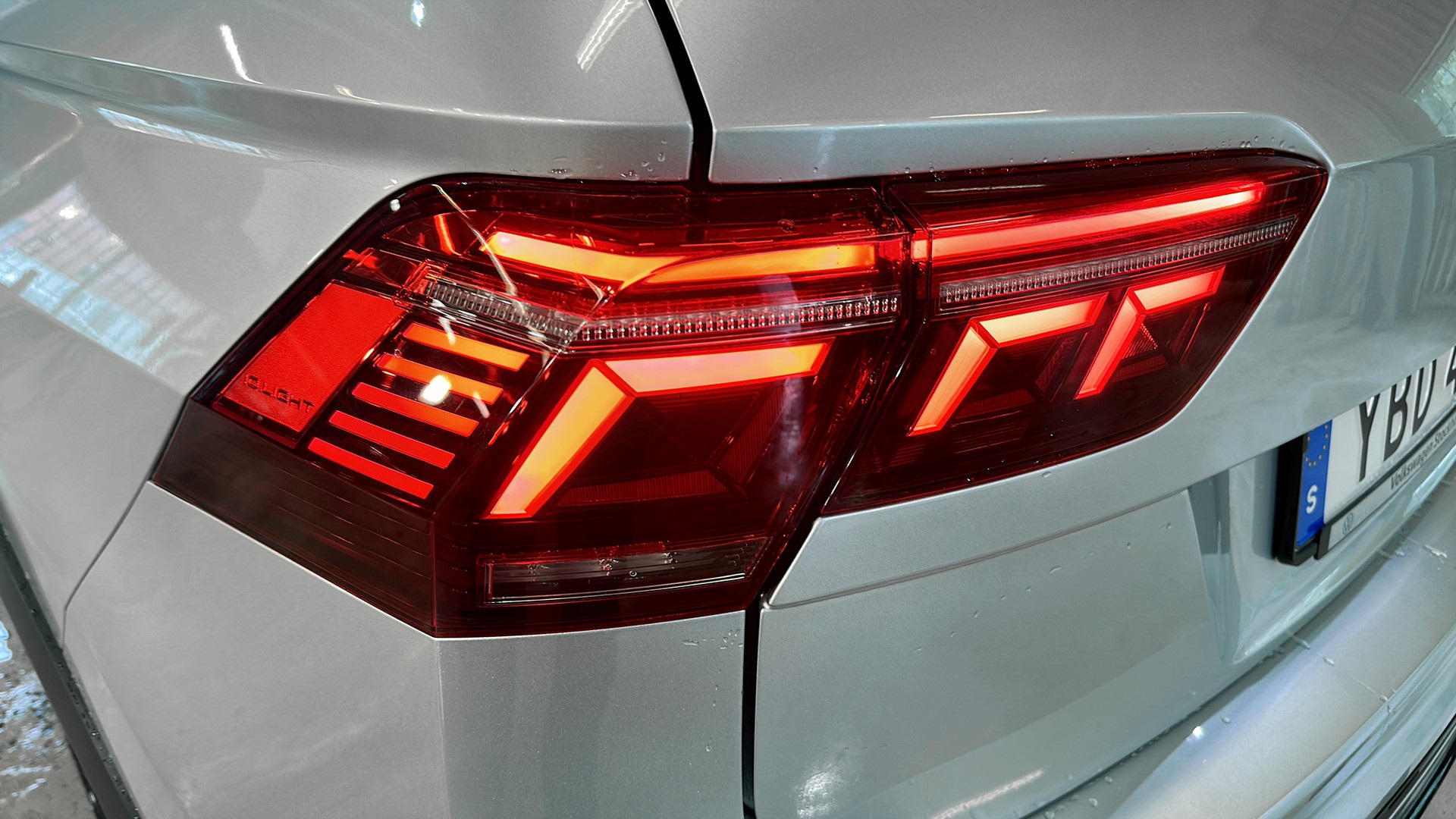 Volkswagen Tiguan YBD41A