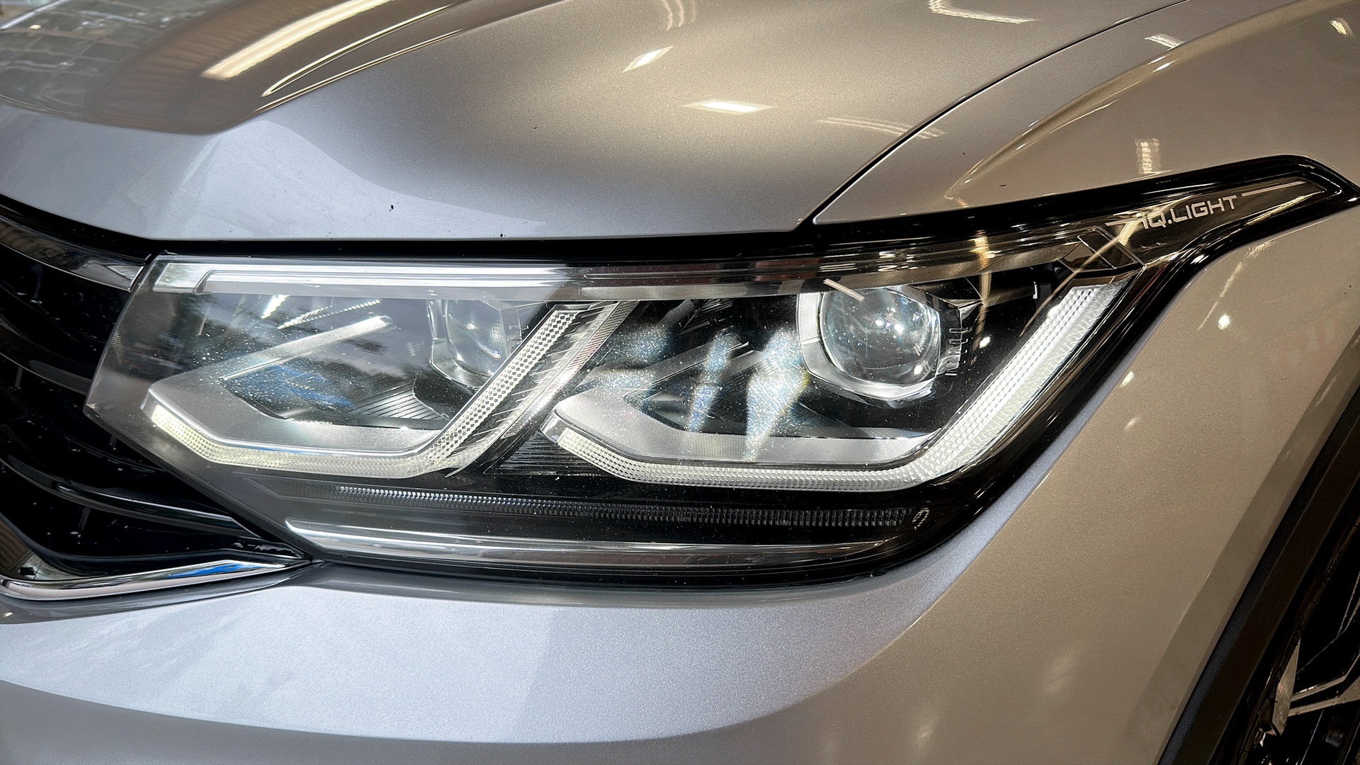 Volkswagen Tiguan YBD41A