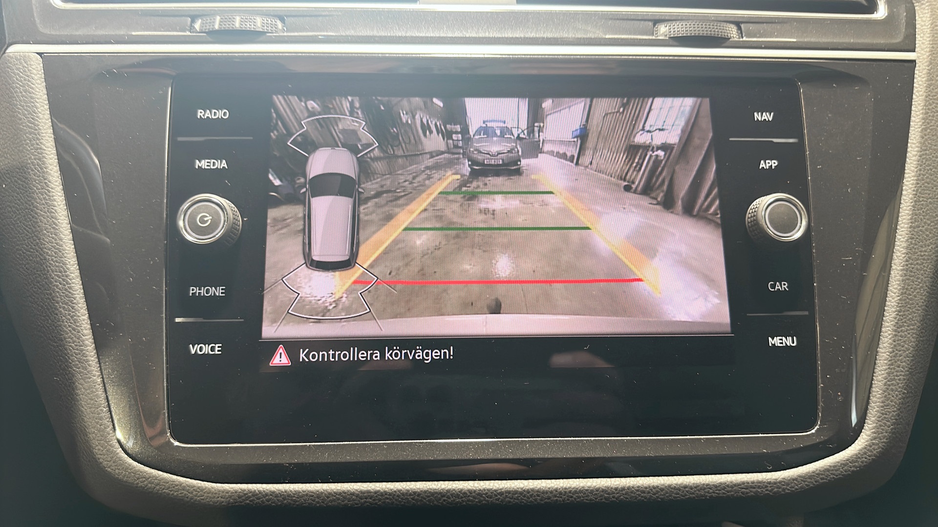 Volkswagen Tiguan YBD41A