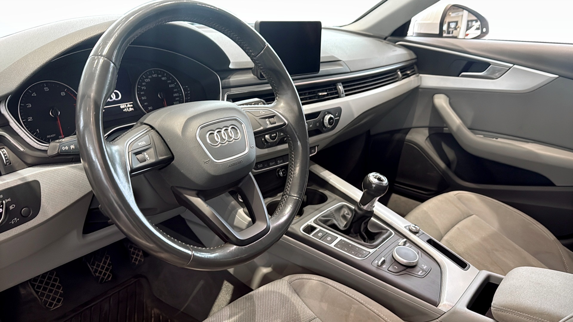 Audi A4 Avant YBH459