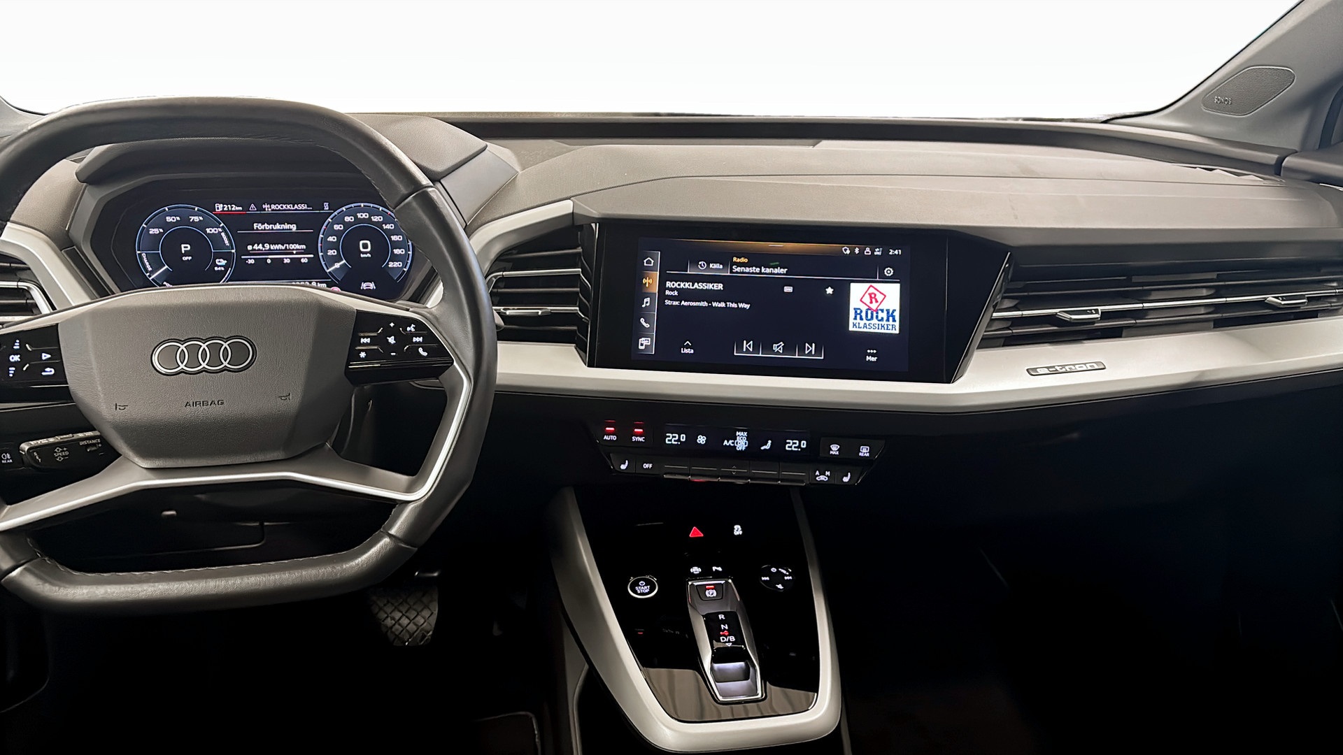 Audi Q4 e-tron YBL42U