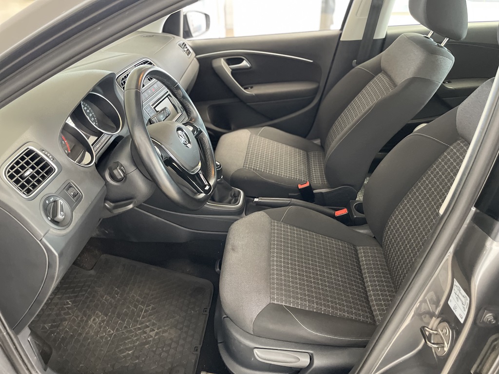 Volkswagen Polo YBW882