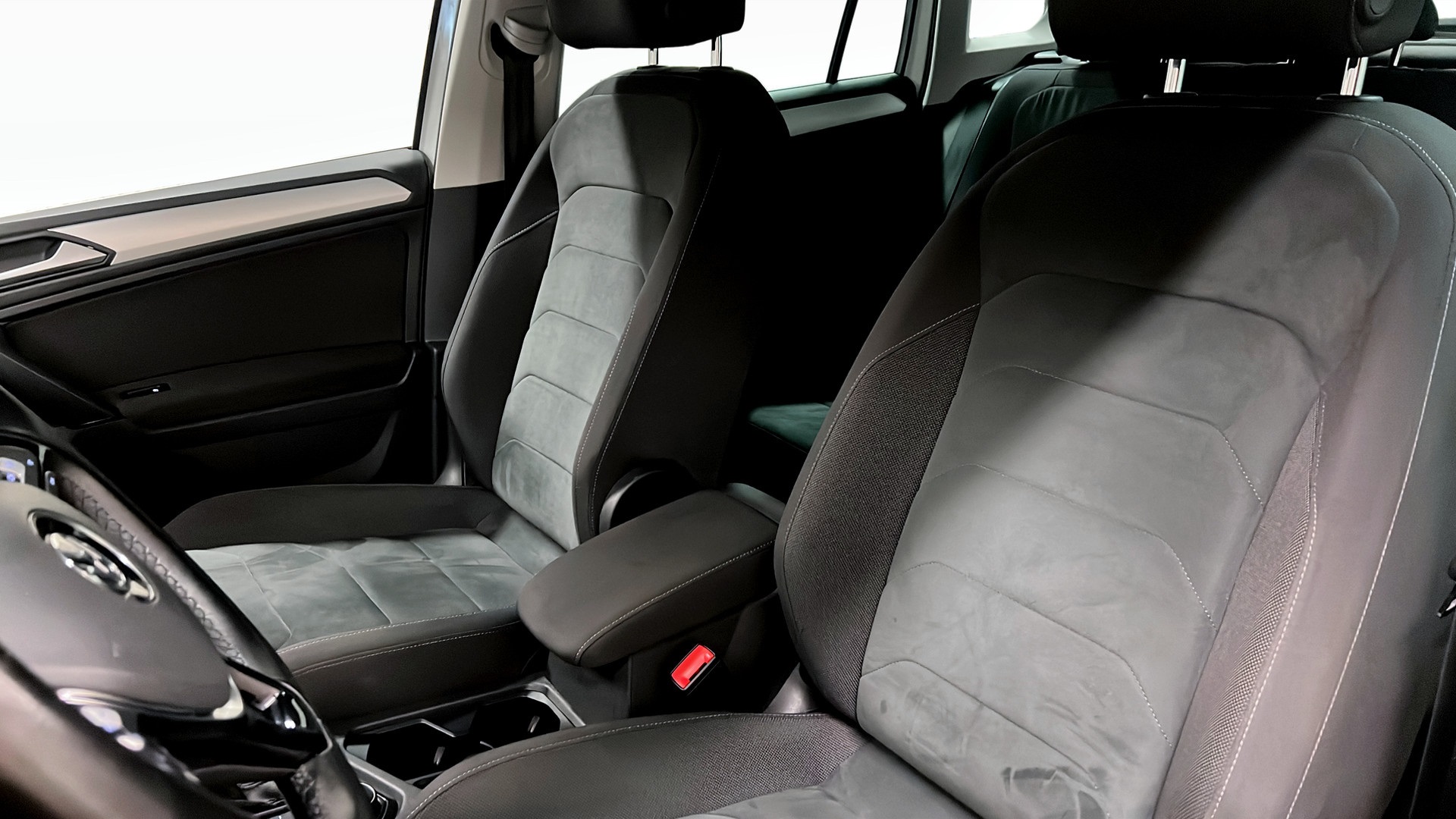 Volkswagen Tiguan YCF40Y