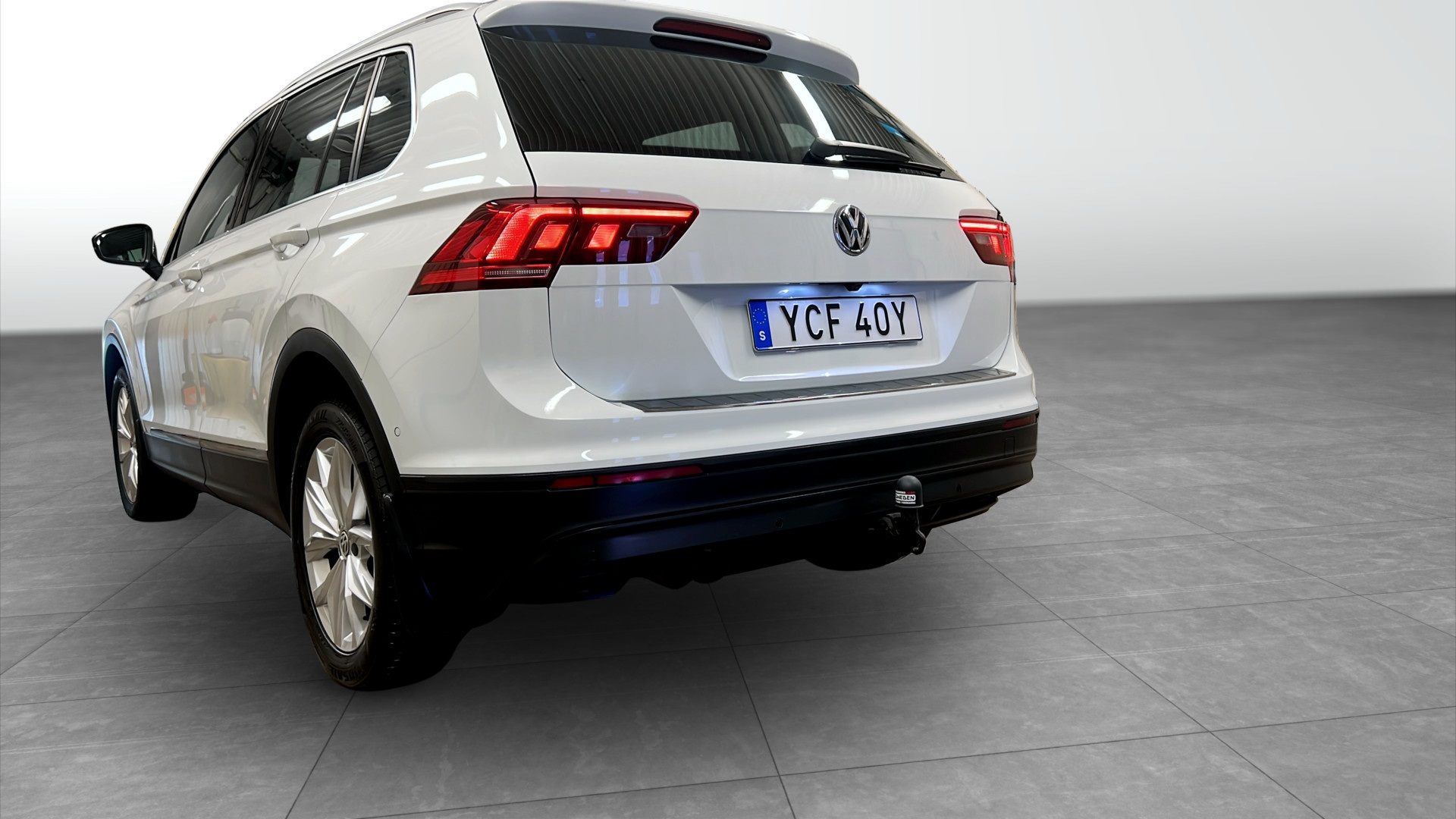 Volkswagen Tiguan YCF40Y