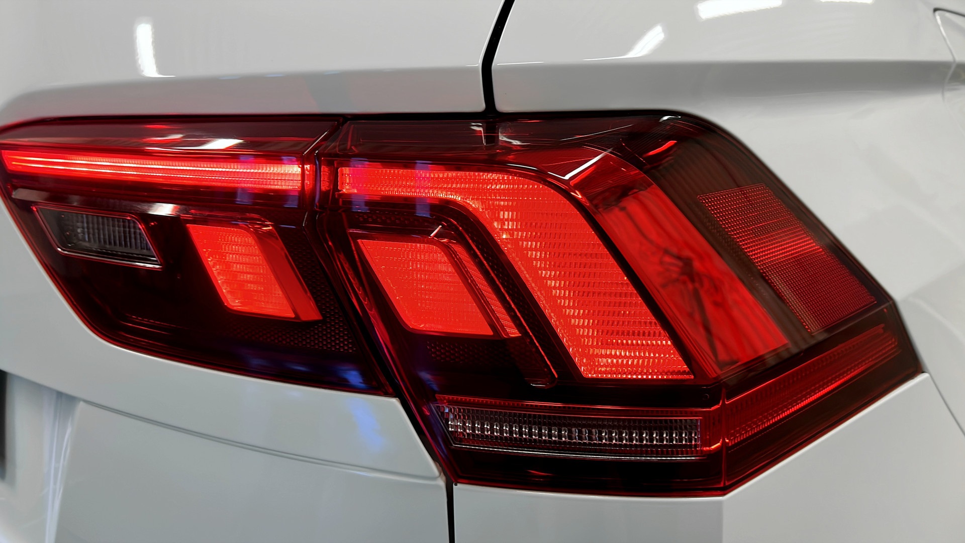 Volkswagen Tiguan YCF40Y