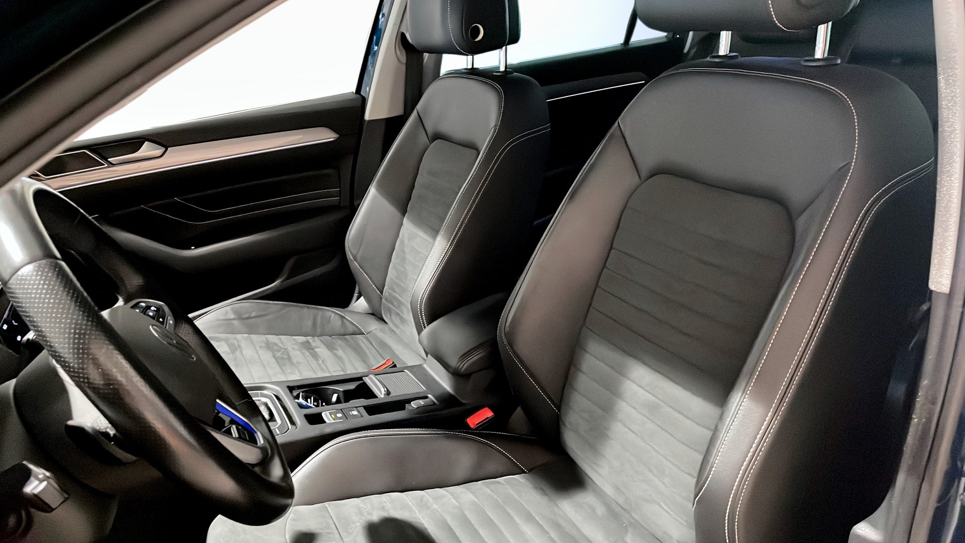 Volkswagen Passat Sportscombi YDC69Z