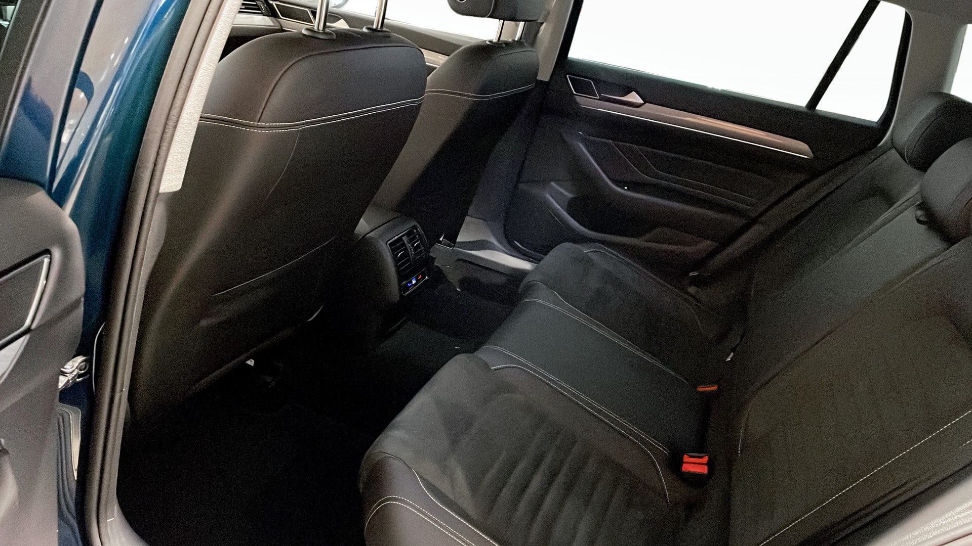 Volkswagen Passat Sportscombi YDC69Z