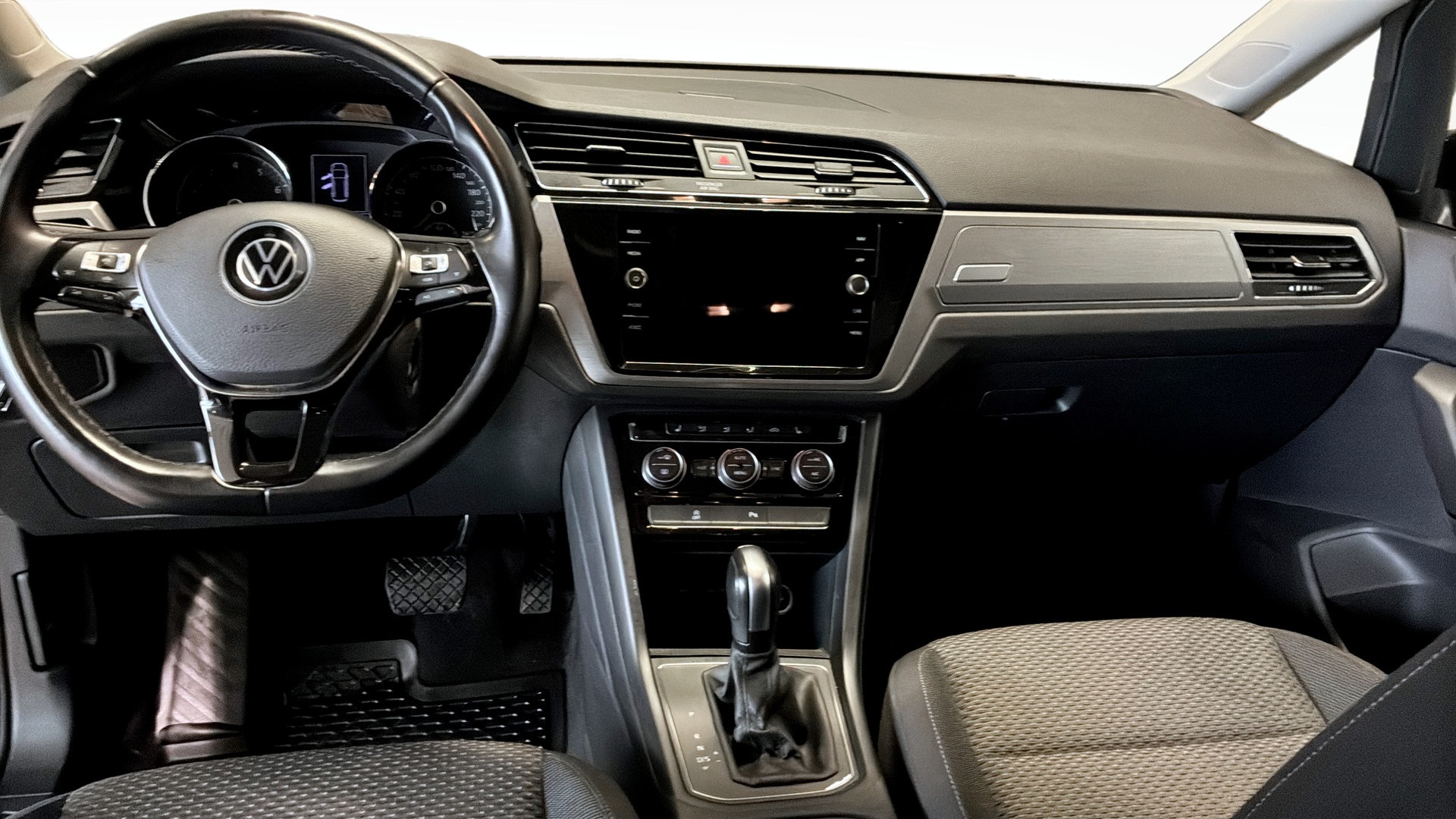 Volkswagen Touran YDF01F