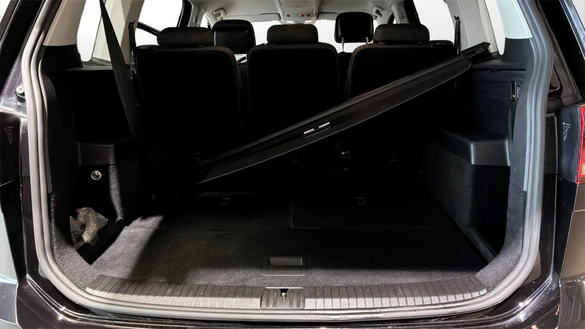 Volkswagen Touran YDF01F