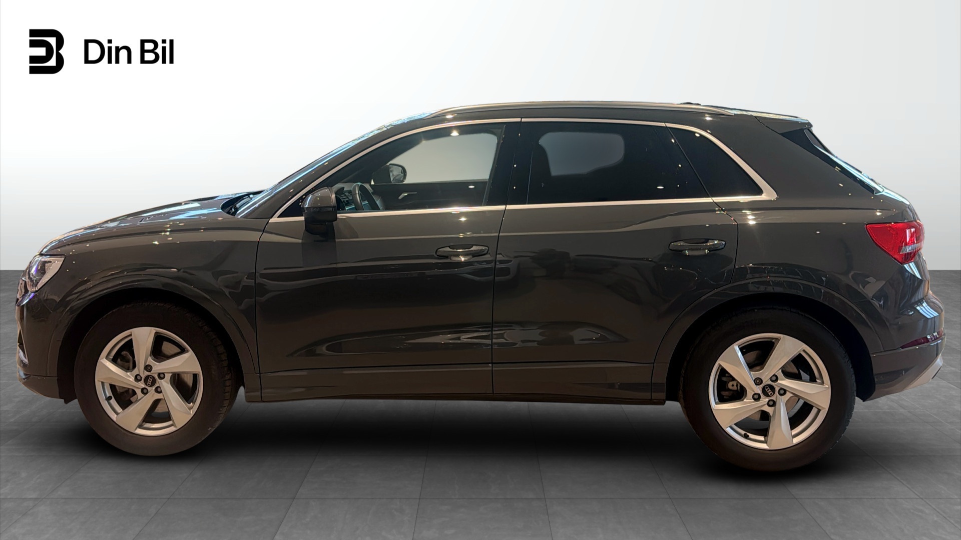 Audi Q3 YDG71P