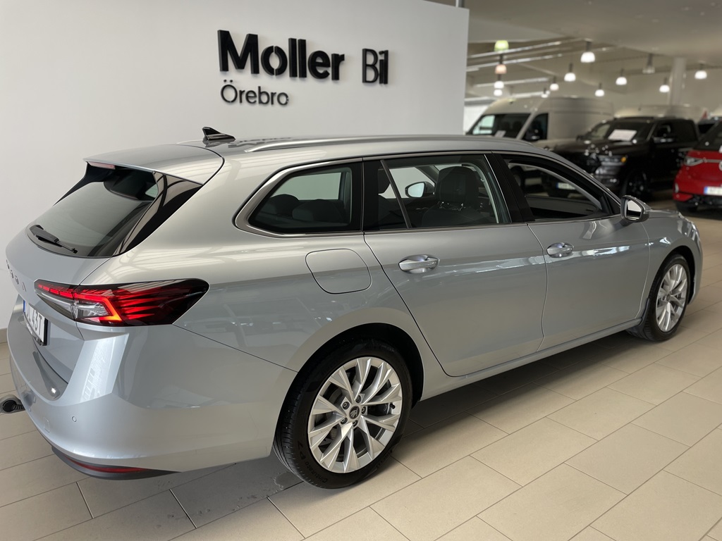 Skoda Superb Combi YDL43T