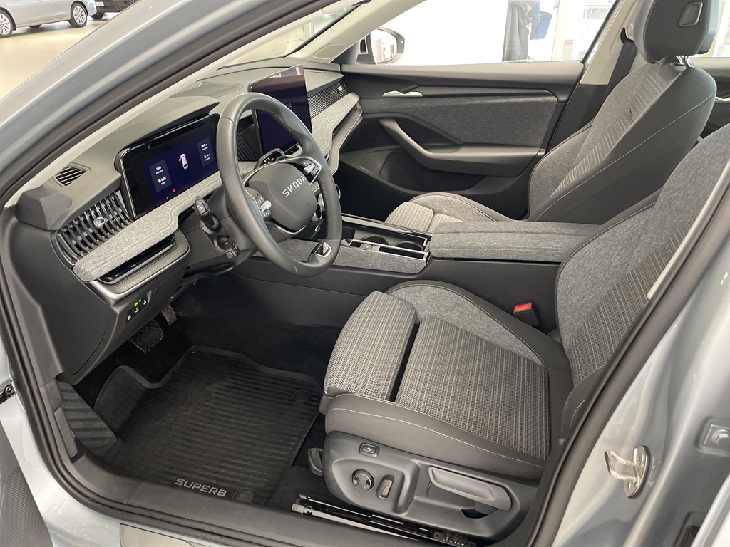 Skoda Superb Combi YDL43T