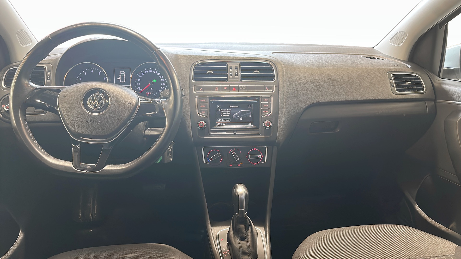 Volkswagen Polo YDM415