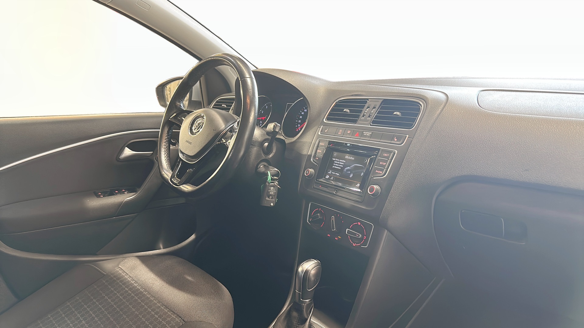Volkswagen Polo YDM415