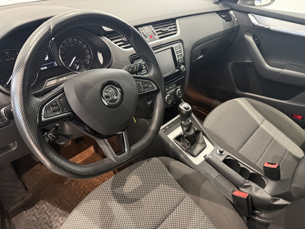 Skoda Octavia YDO662