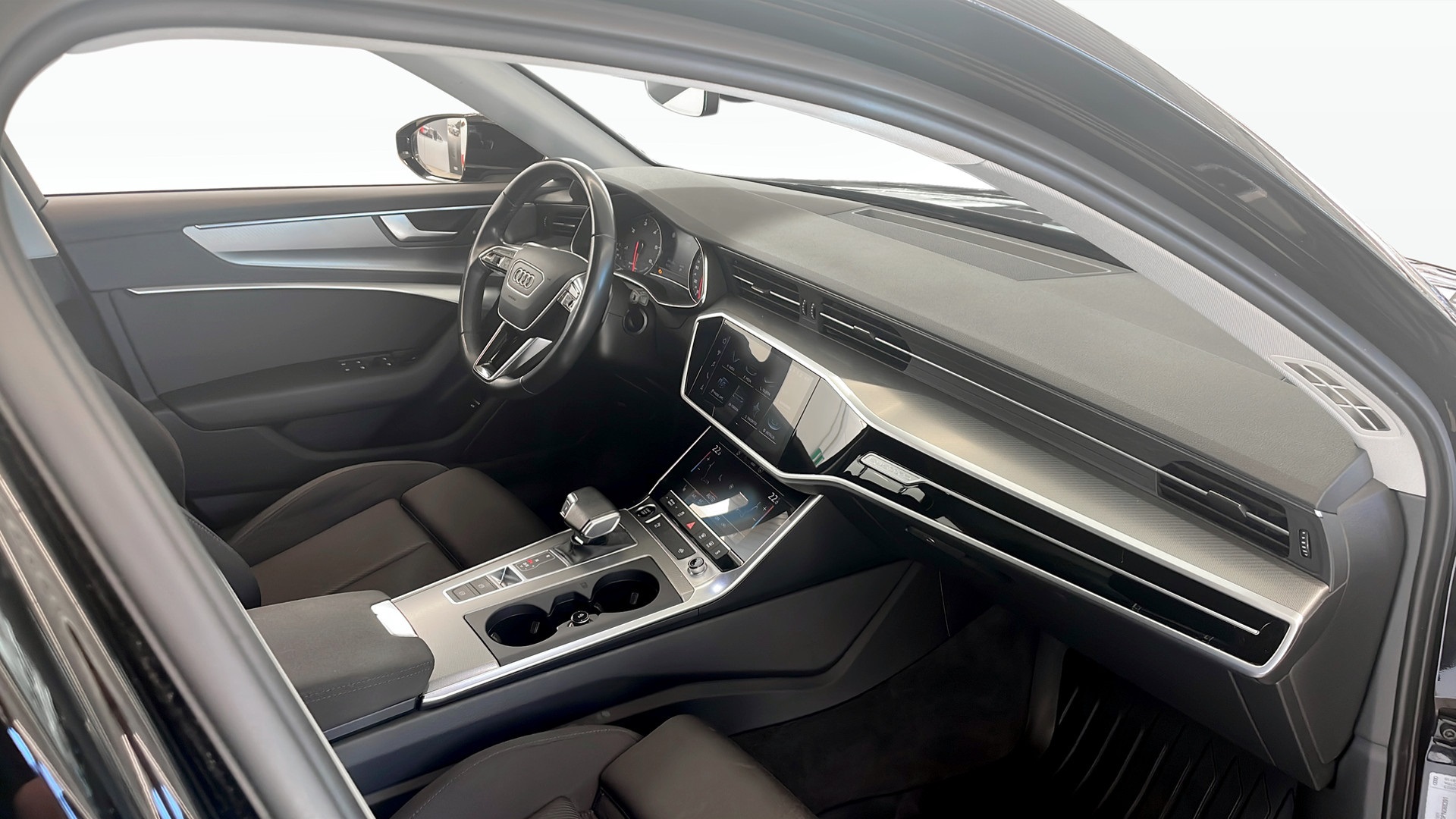 Audi A6 Avant YDY59U