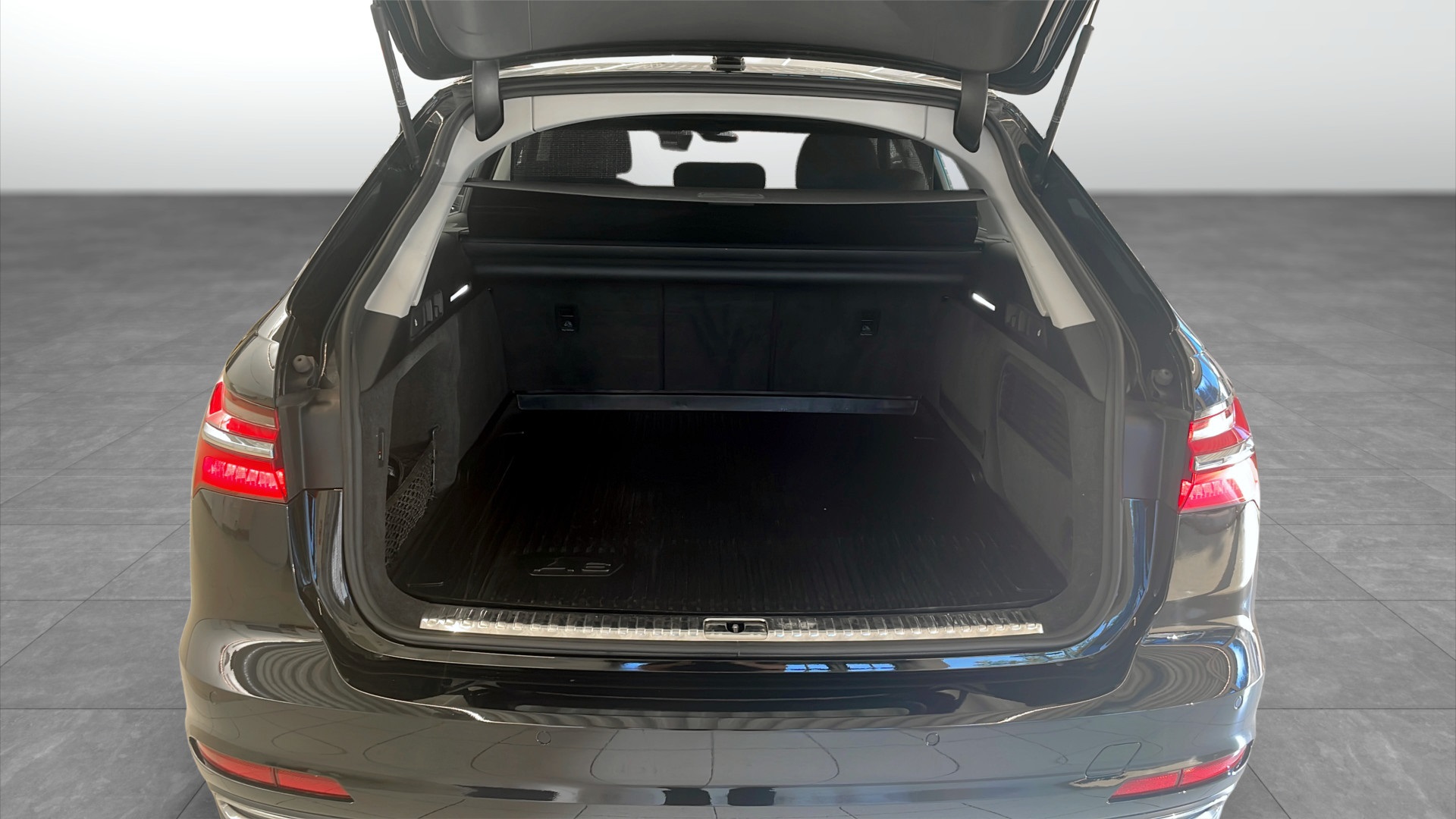 Audi A6 Avant YDY59U