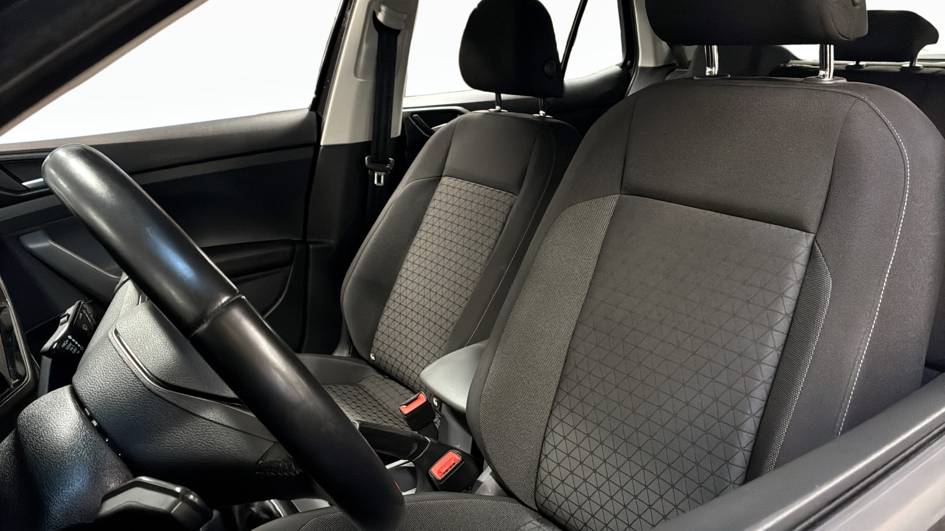 Volkswagen T-Cross YEF01J