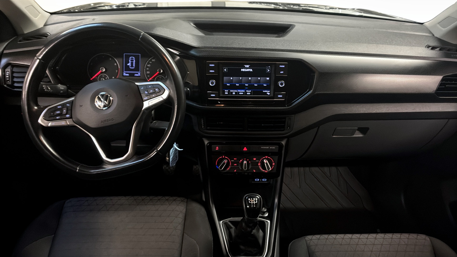 Volkswagen T-Cross YEF01J