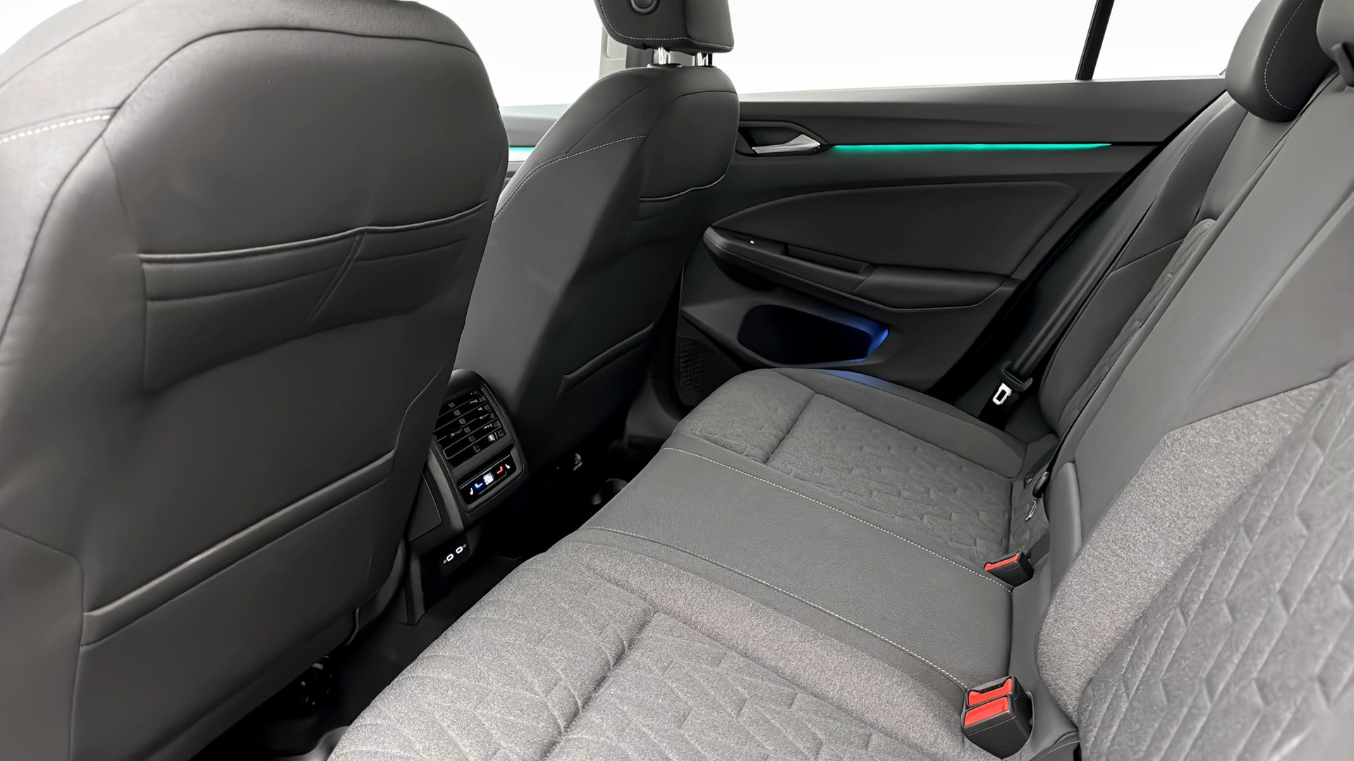Volkswagen Golf YEJ44E