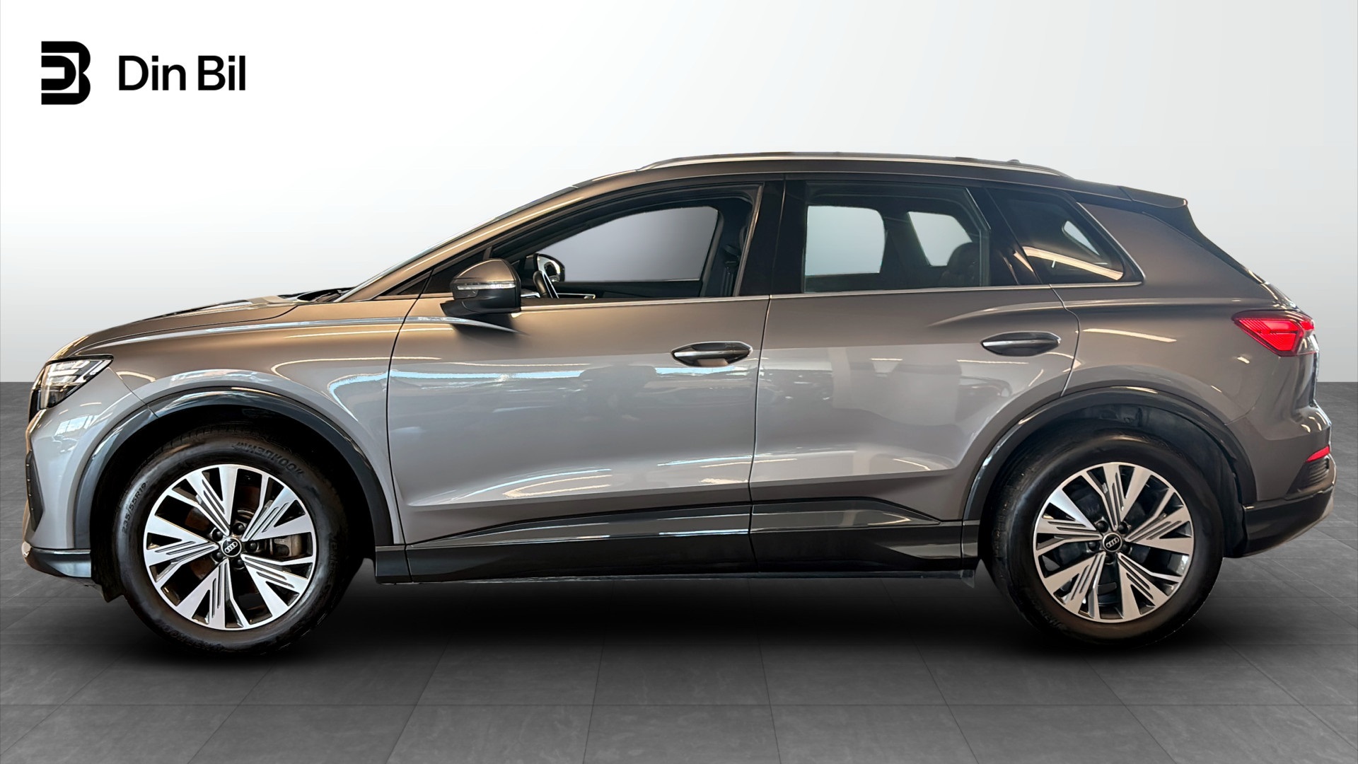 Audi Q4 e-tron YEM06K