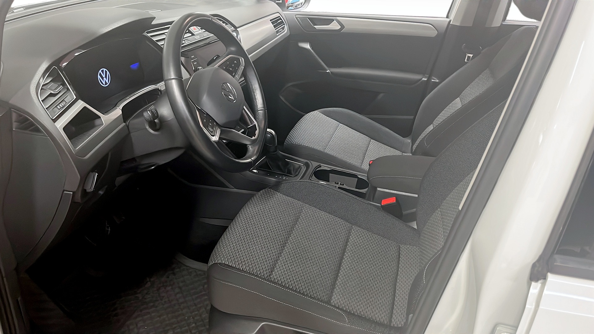 Volkswagen Touran YFD69T