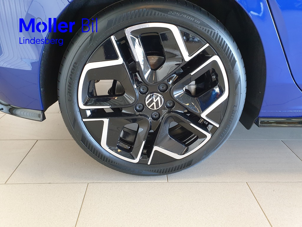 Volkswagen Golf YFJ13J