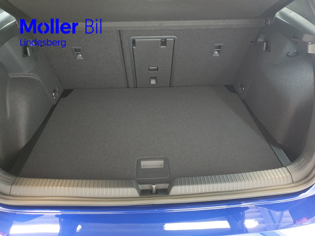 Volkswagen Golf YFJ13J